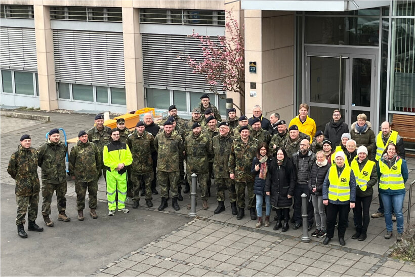 „Engagiert für Rheinbach“ – Stadtverwaltung und Bundeswehr beteiligen sich gemeinsam an der Aktion „Wir räumen den Kreis auf“