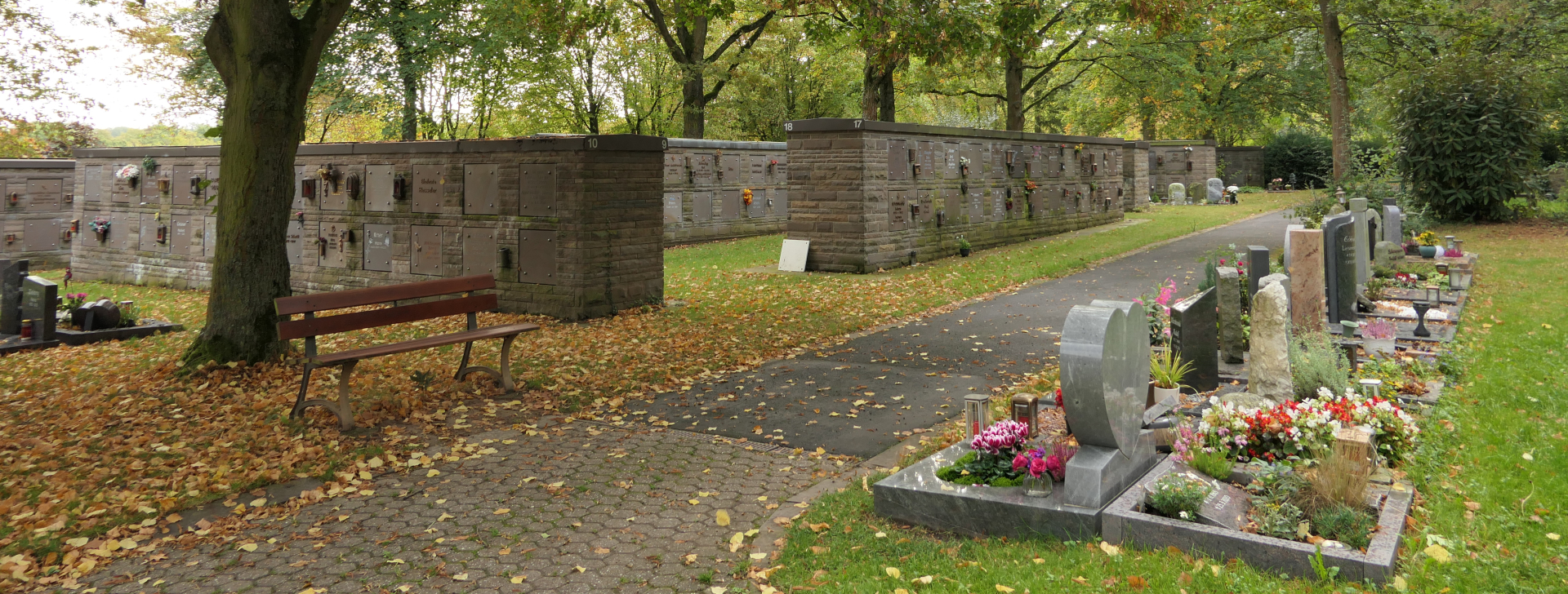 Gräber auf einem Friedhof