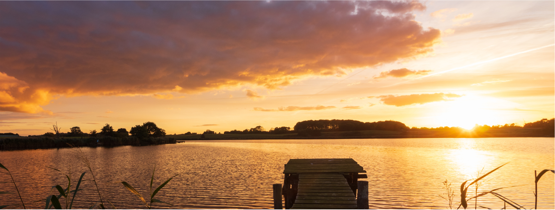 Ein Sonnenuntergang an einem See